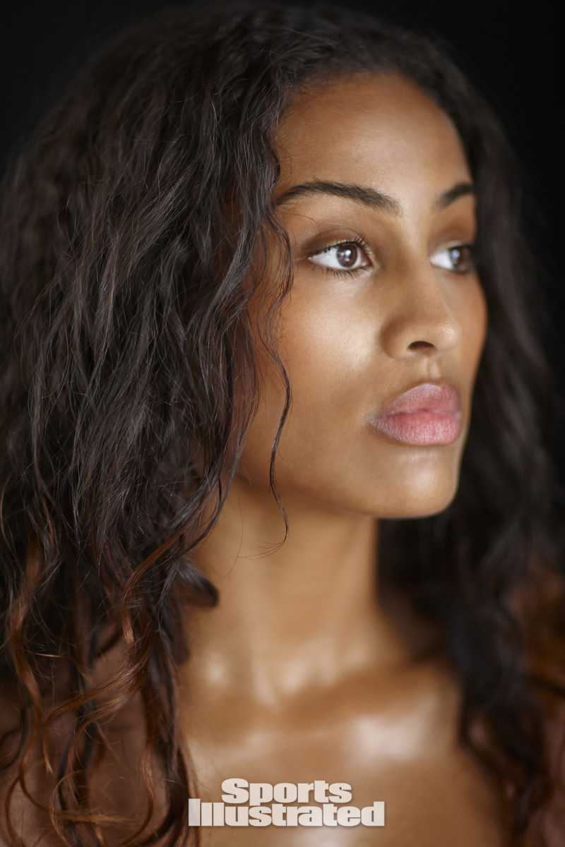skylar diggins 2014 web photo op44-233112-rawfinalw.jpg
